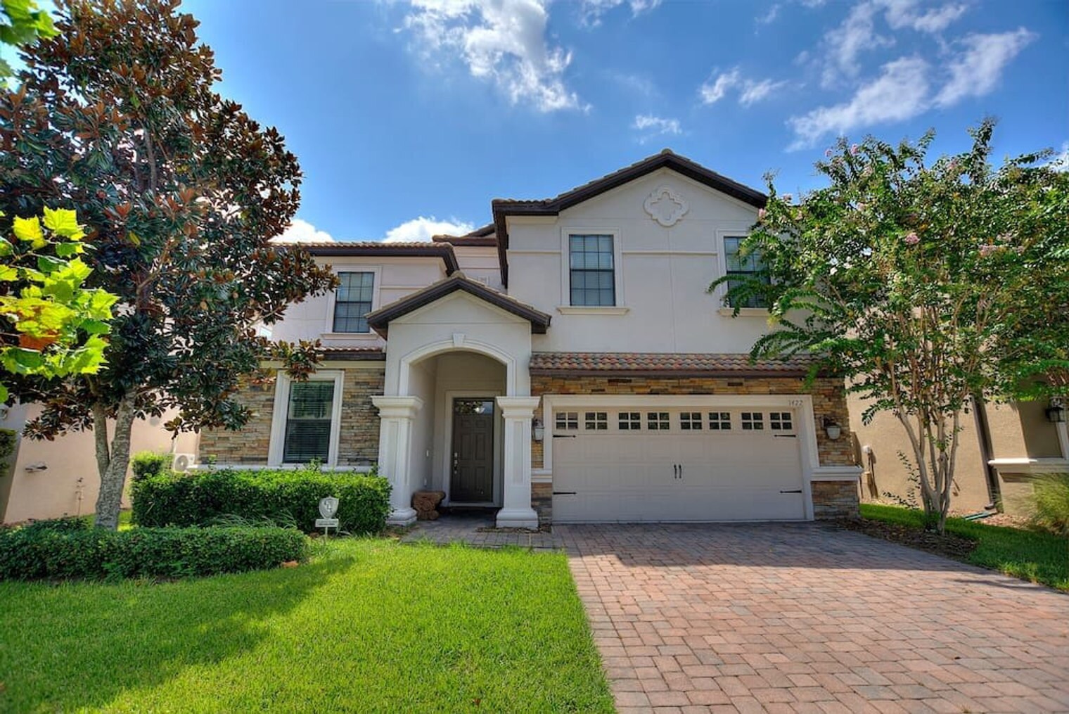 Building Photo - 1422 Thunderbird Rd