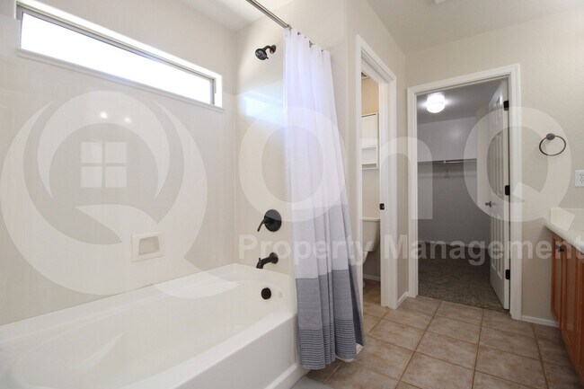 Building Photo - 2633 W Bisbee Way