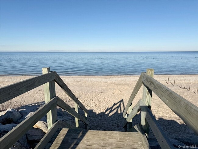 Building Photo - 188 Hallock Landing Rd