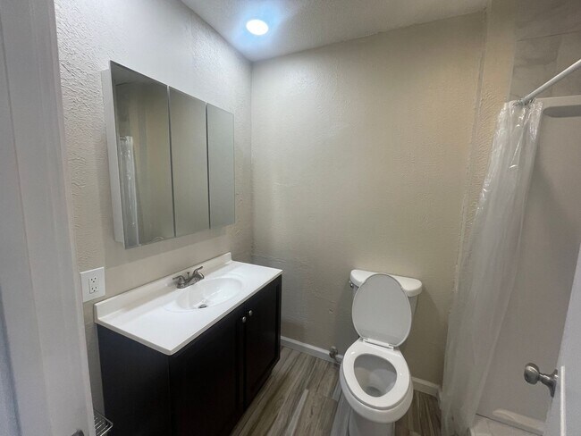 Building Photo - 1125 Ted Dr
