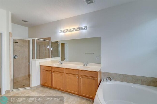 Building Photo - 4198 NW Burr Oak Ct