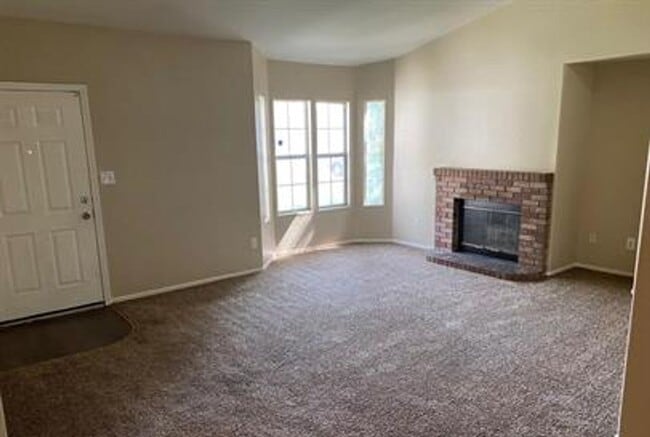 Building Photo - Cozy Home For Rent