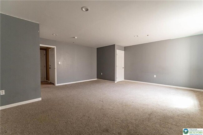 Building Photo - 2406 Gentle Hollow Rd