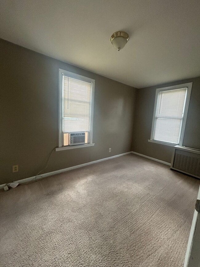 Building Photo - 4-bedroom duplex in south Steelton