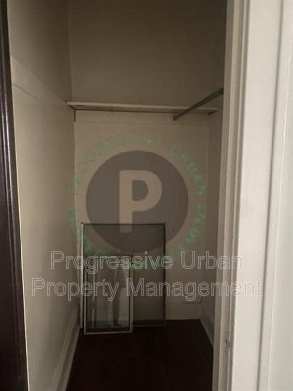 Building Photo - 1442 W 101st St