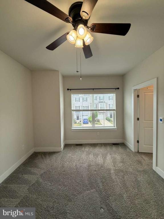 Building Photo - 704 Peony Ln