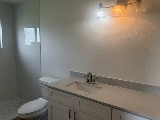 Building Photo - 1040 Manigan Ave