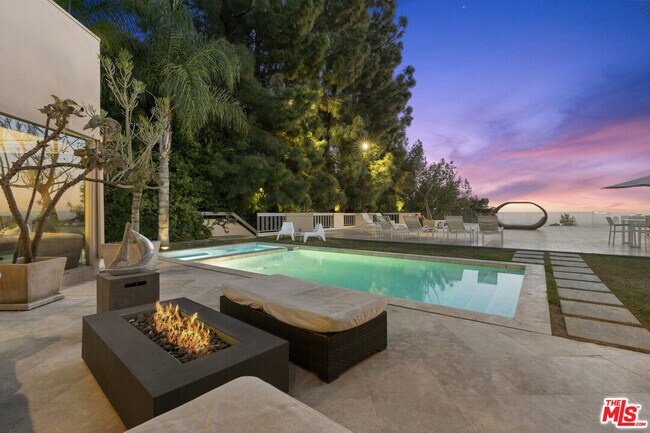 Building Photo - 510 Leslie Ln