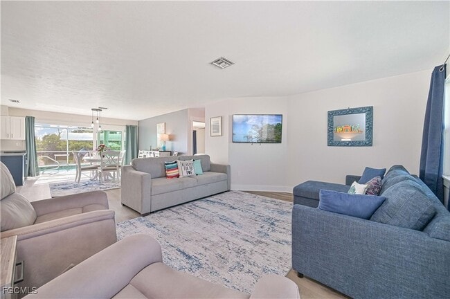 Building Photo - 2868 Sanibel Blvd