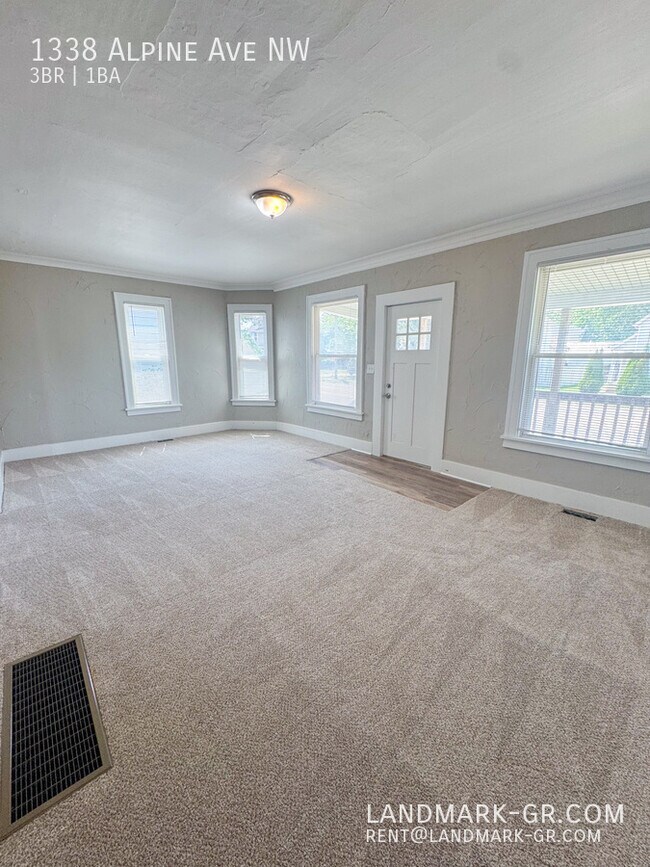 Building Photo - 1338 Alpine Ave NW