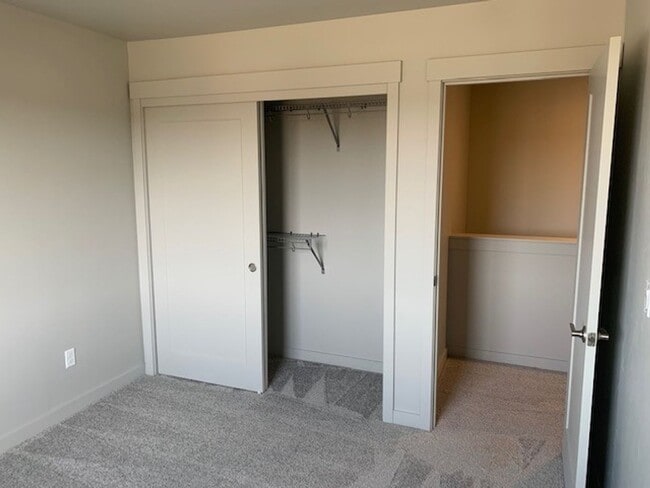 Building Photo - 3 Bed/2.5 Bath Pahlisch Home in NE Bend - ...