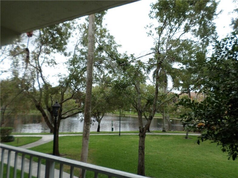 SO FLO Real Estate Group 3854 Lyons Rd # 206-5 COCONUT CREEK, FL - 3854 Lyons Rd
