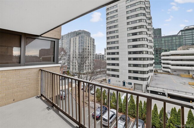 Building Photo - 25 Rockledge Ave