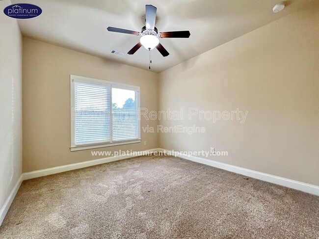 Building Photo - 1662 Fairview Dr