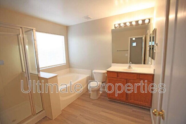 Building Photo - 2026 S 83rd Dr