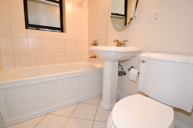 Building Photo - 747 W Addison St