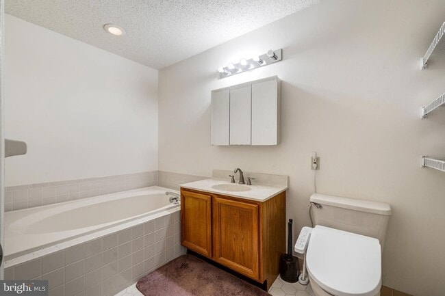 Building Photo - 117 N Barrow Pl