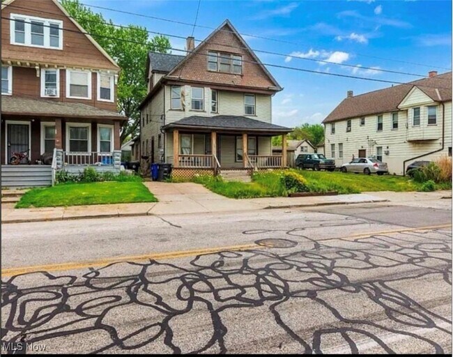 Primary Photo - 3635 E 49th St