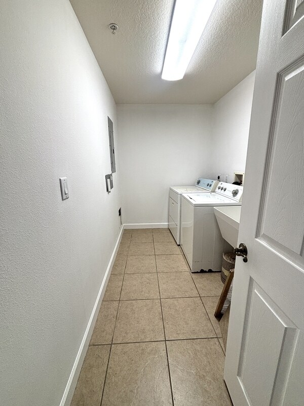 Building Photo - 6336 Buford St