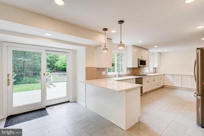 Building Photo - 12127 Holly Knoll Cir