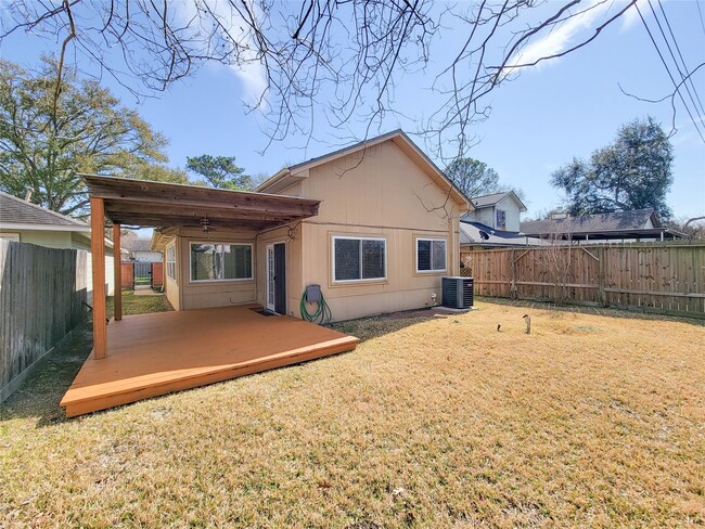 Building Photo - 8611 Pool Creek Dr