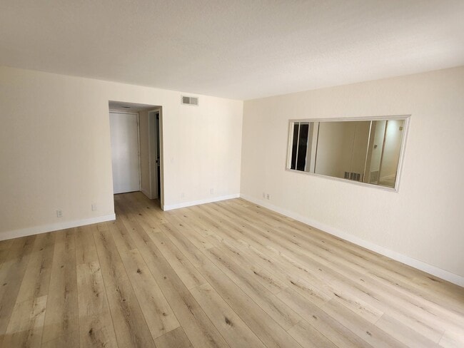 Building Photo - Scripps Ranch - Two Story Home - 3 Car Garage