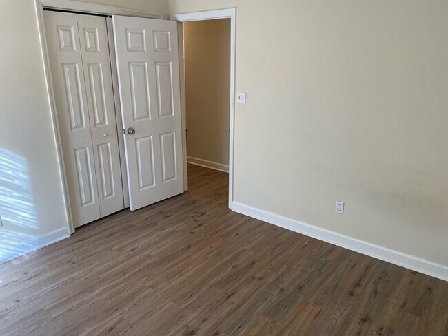 Building Photo - 1901 Faulk Dr