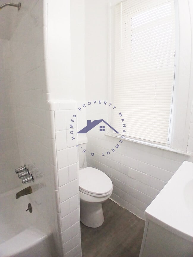 Building Photo - 3875 Garland St