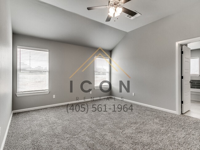 Building Photo - 4512 Oasis Ln