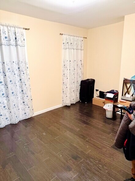 Building Photo - 215 S 7th St