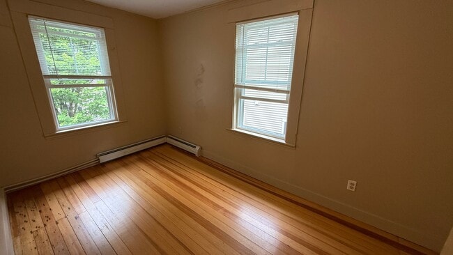 Building Photo - 15 Madbury Rd
