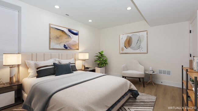 Building Photo - 2036 N Hoyne Ave