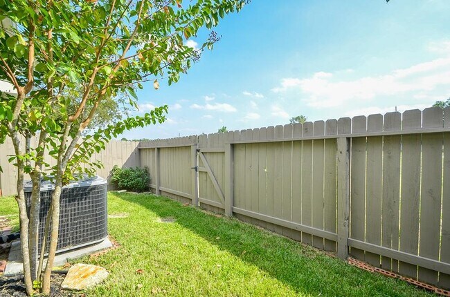Building Photo - 20913 Sunrise Pine View Ln