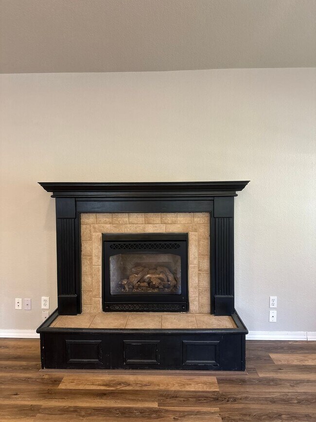 Building Photo - 245 NW Tumalo Ave