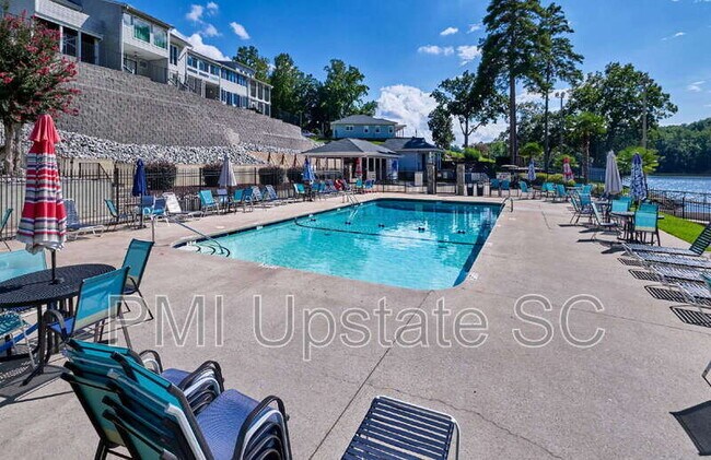 Building Photo - 98 Topsail Ct