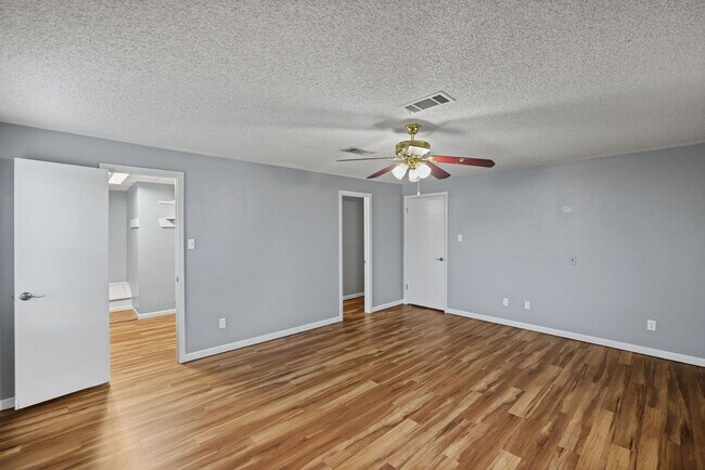 Building Photo - 380 Barringer Dr