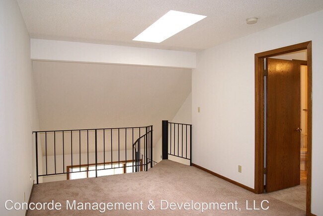 Building Photo - 945 D St