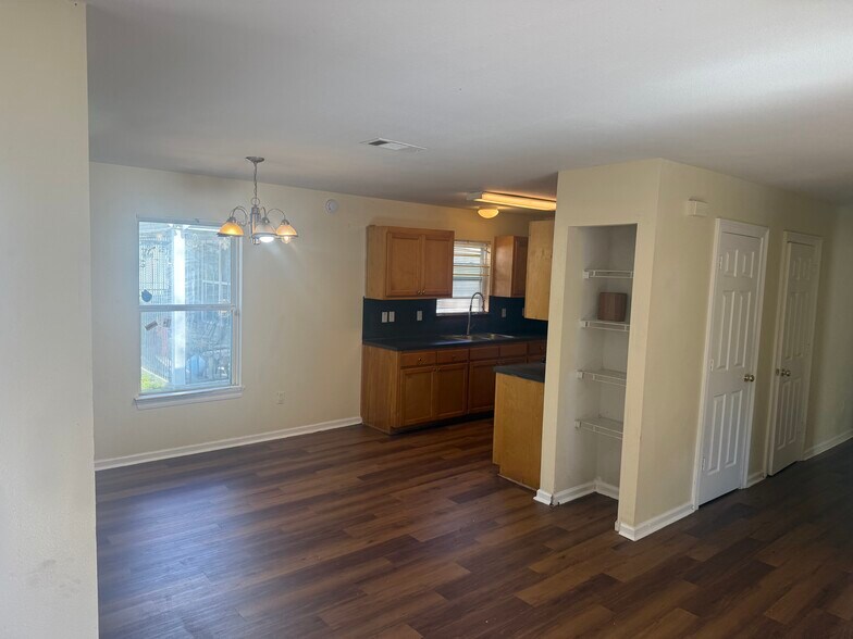 Building Photo - 3454 Osceola St