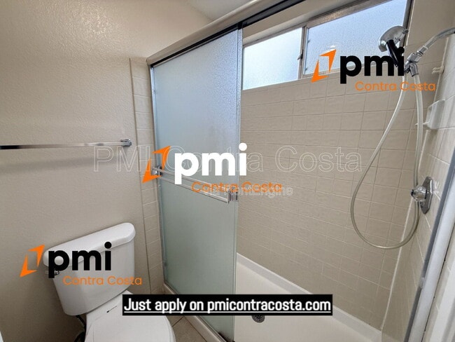 Building Photo - 974 Signal Ct