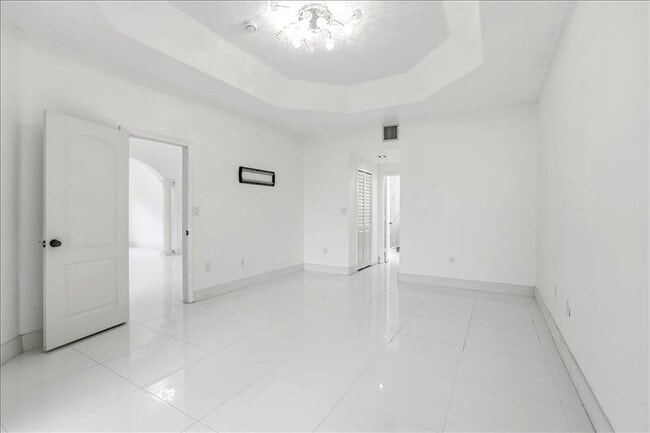 Building Photo - 3802 SW 165th Terrace