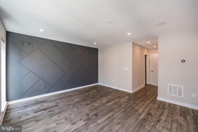 Building Photo - 1442 Hope St