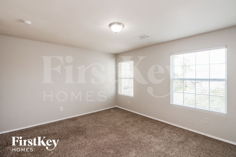 Building Photo - 602 Regal Hollow Ln