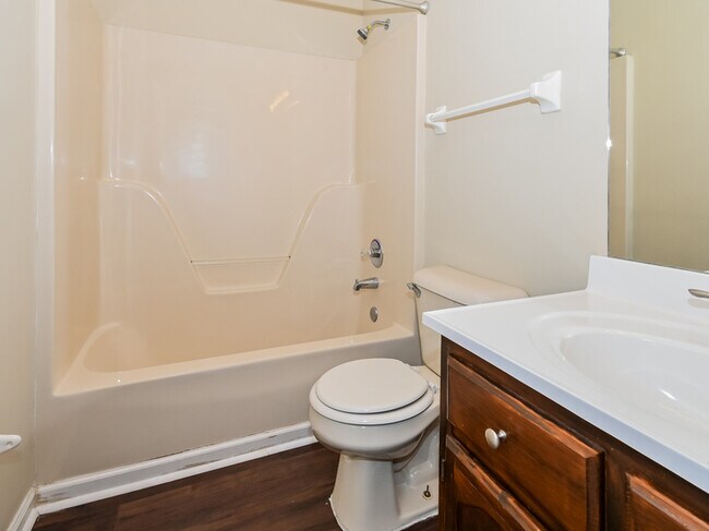 Building Photo - 2815 Fletcher View Dr