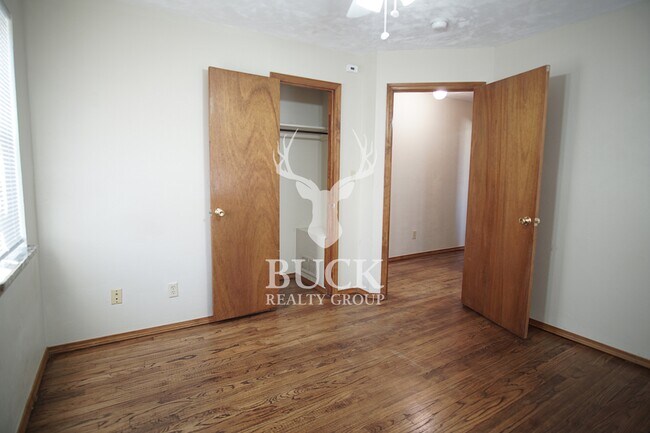 Building Photo - 9312 Mahler Pl