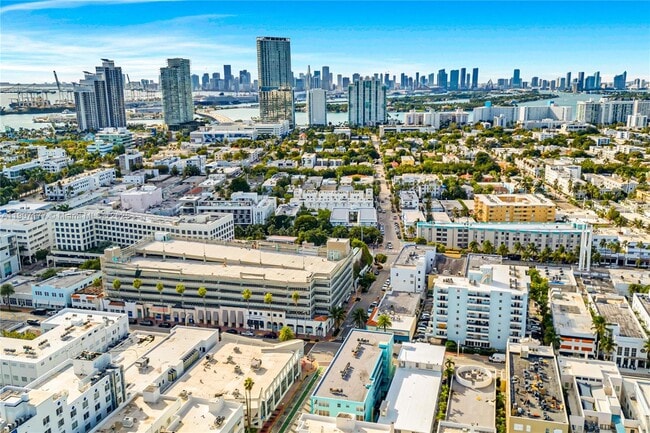 Building Photo - 701 Collins Ave