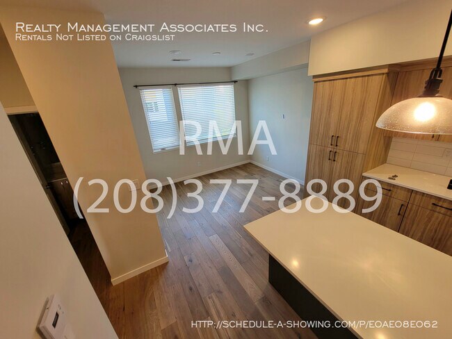 Building Photo - 2292 W Kootenai St