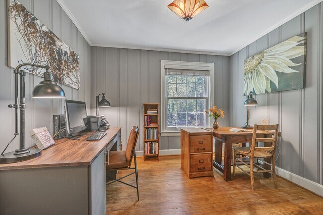 Building Photo - 5040 Stillwood Dr