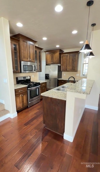 Building Photo - 4678 N Elmstone Ave