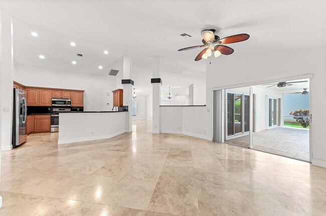 Building Photo - 6740 Brookhurst Cir