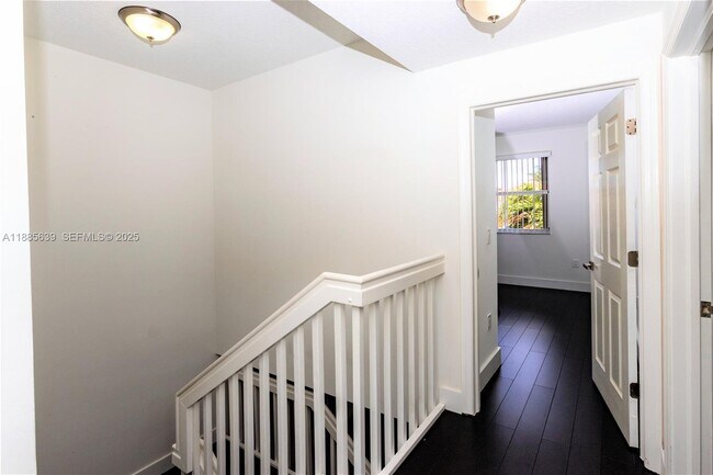 Building Photo - 6202 NW 116th Ave